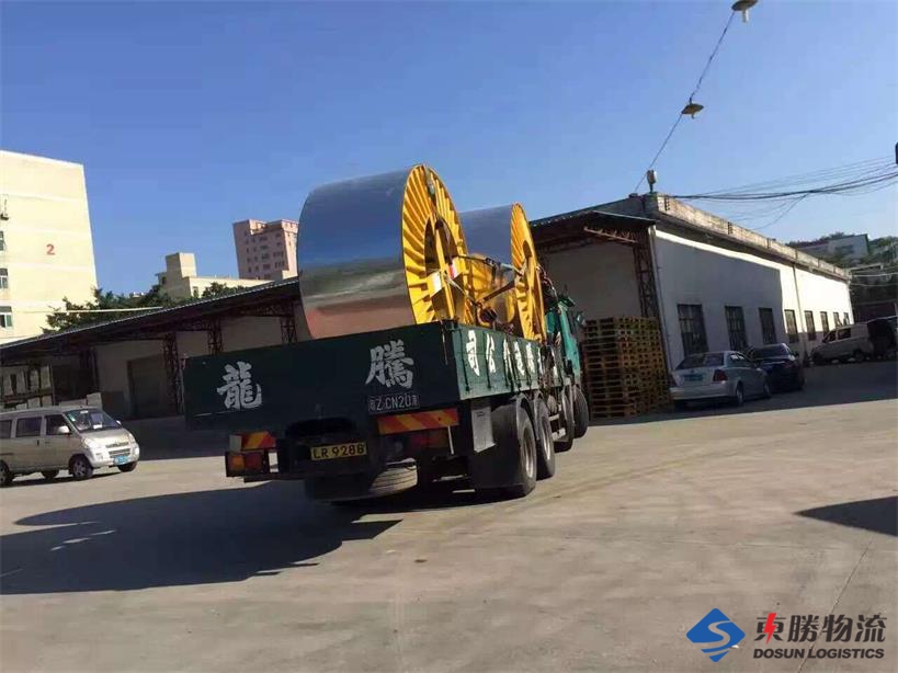 深圳到香港的吊機車；深圳到香港吊臂車運輸；大陸到香港吊機車運輸