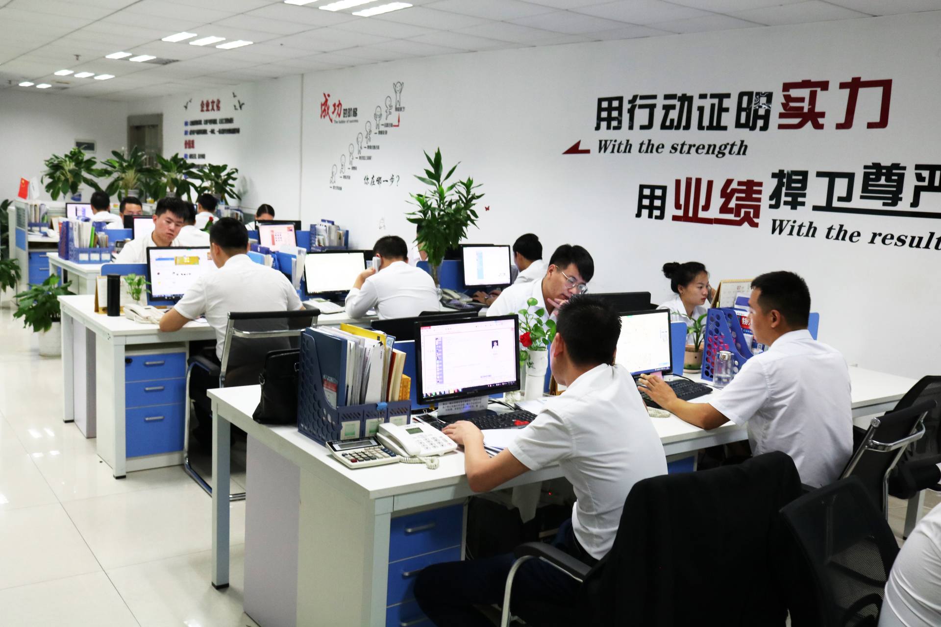 深圳到香港物流費(fèi)用一覽表，深圳到香港新界物流公司-深圳東勝物流員工辦公區(qū)域