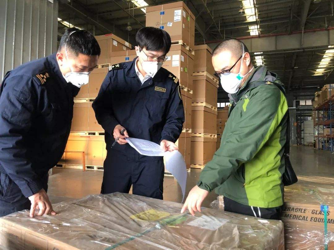 防疫物資出口運輸查驗現場圖 防疫物資出口運輸查驗現場圖