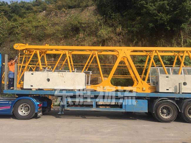 大型建筑材料運輸到香港，大型、超長水泥預制件轉載運輸至香港案例圖