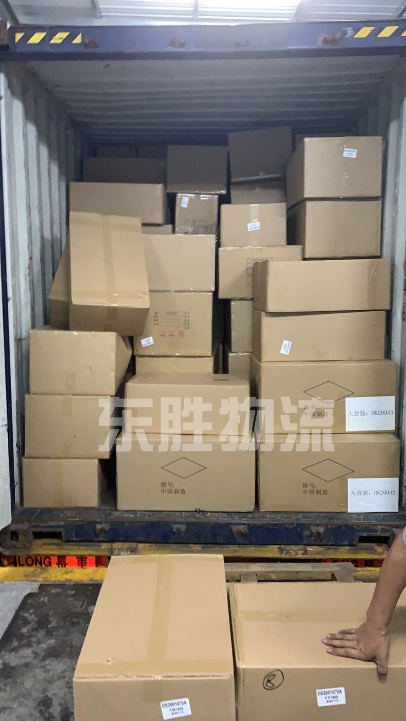 一次性防護口罩出口香港,口罩裝車運輸香港案例圖 一次性防護口罩出口香港,口罩裝車運輸香港案例圖